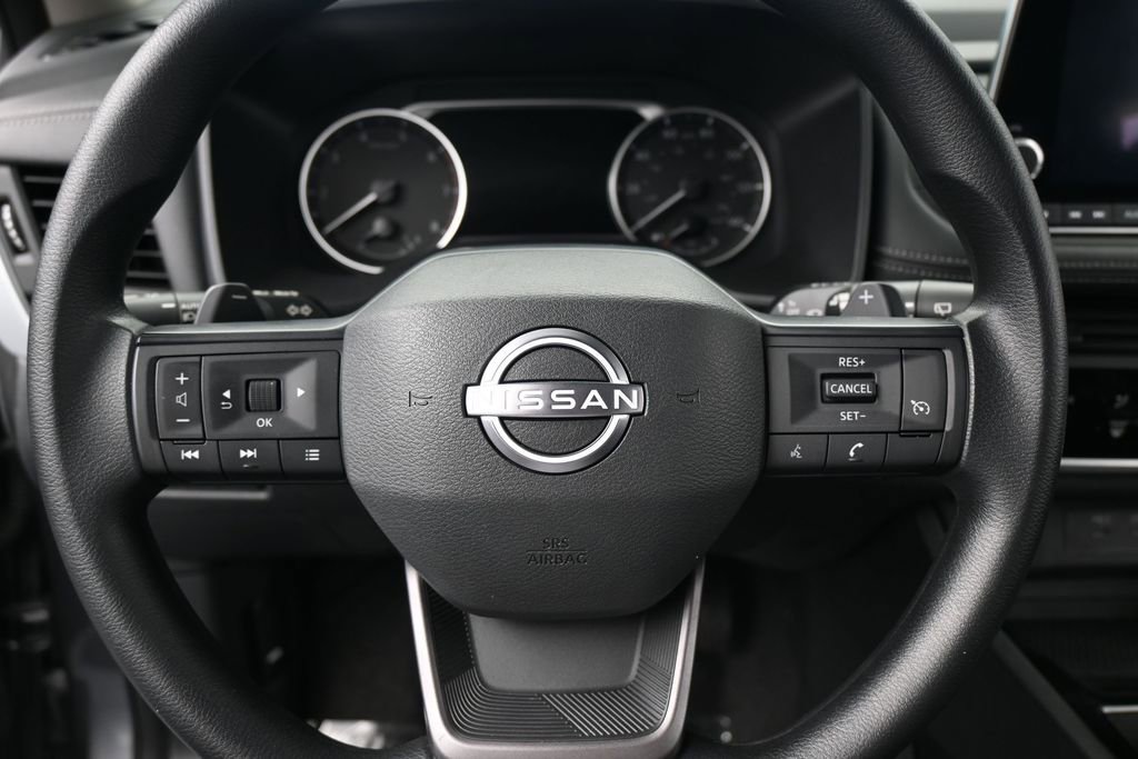 Used 2025 Nissan Rogue S FWD image 13