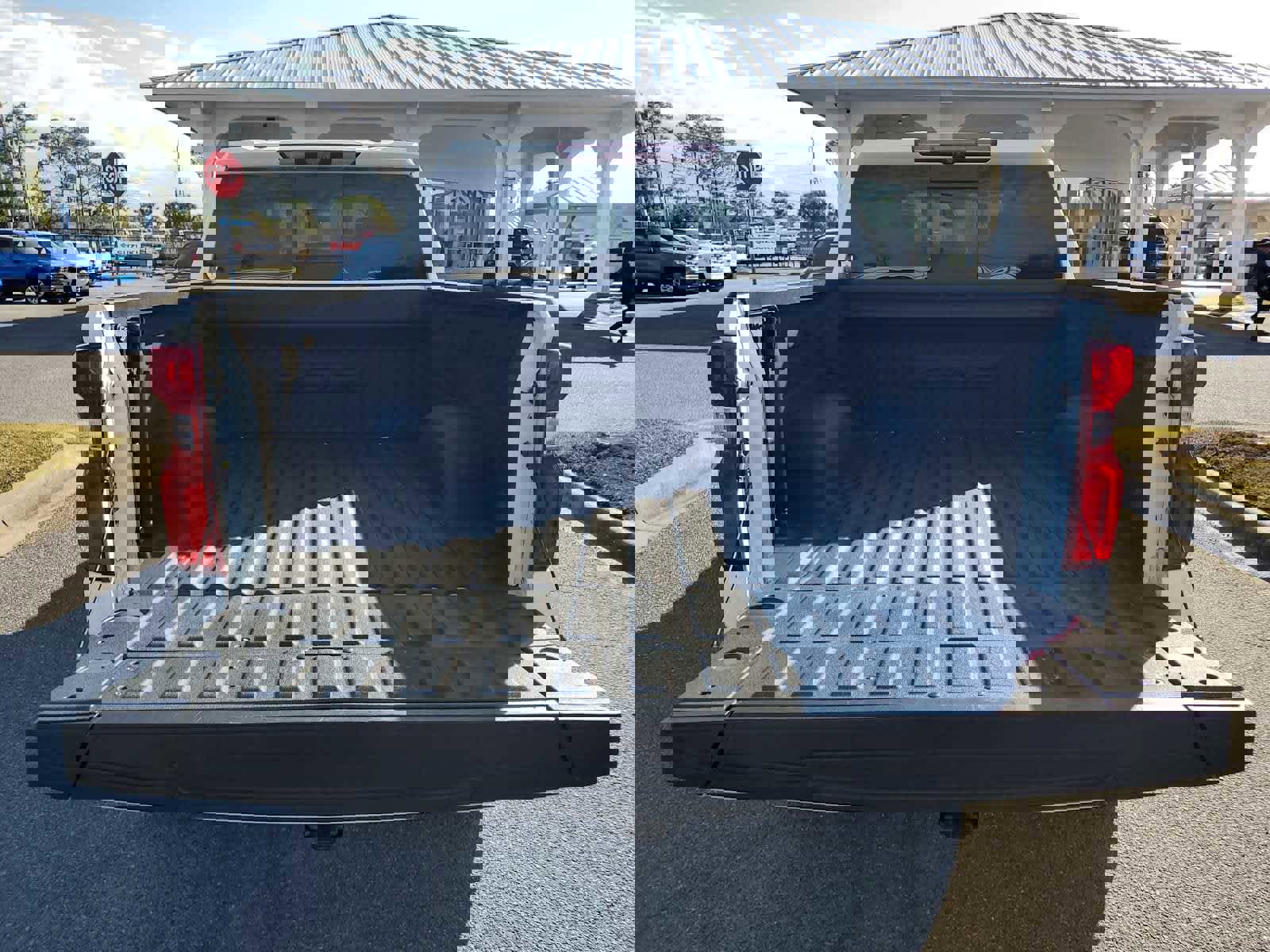 Certified 2023 Chevrolet Silverado 1500 ZR2 w/ Technology Package image 4