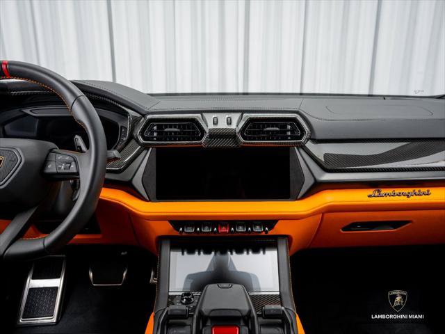 Used 2026 Lamborghini Urus SE AWD/4WD image 38