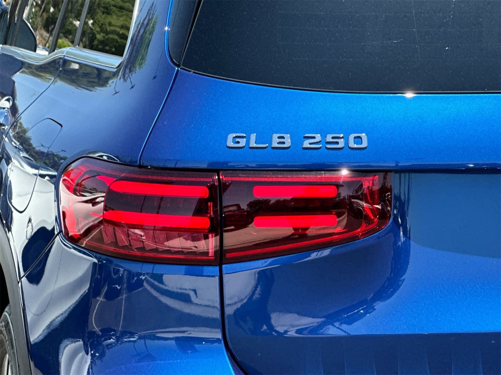 New 2025 Mercedes-Benz GLB 250 4MATIC image 31