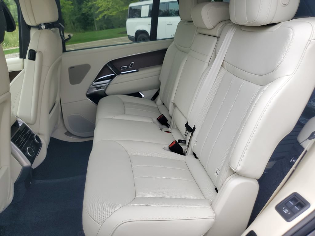 New 2026 Land Rover Range Rover Long Wheelbase SE AWD/4WD image 30