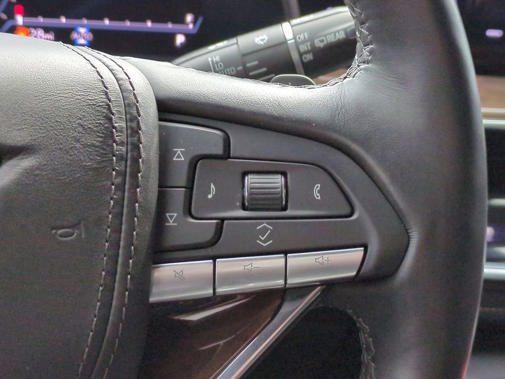 Used 2024 Cadillac Escalade Premium Luxury Platinum AWD/4WD image 27