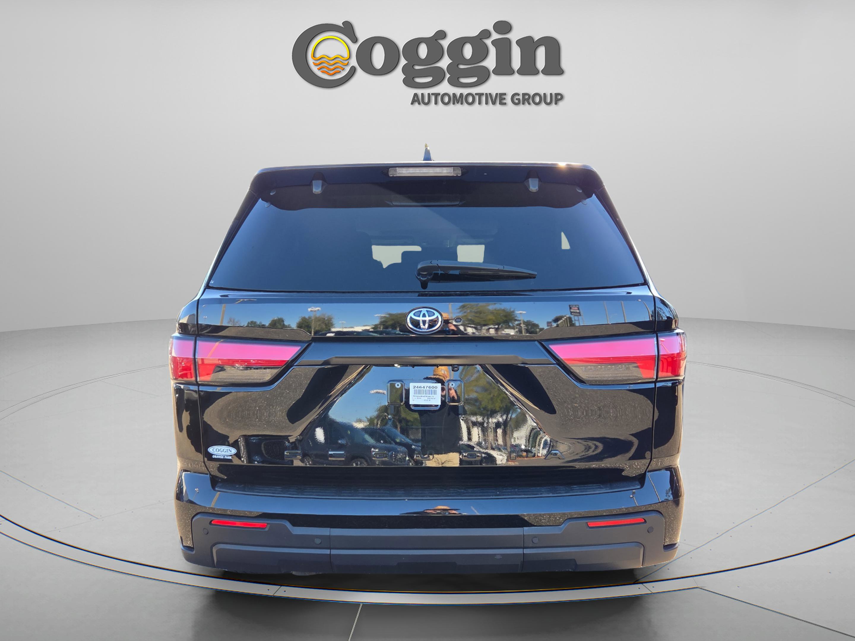 Used 2024 Toyota Sequoia TRD SPORT image 4