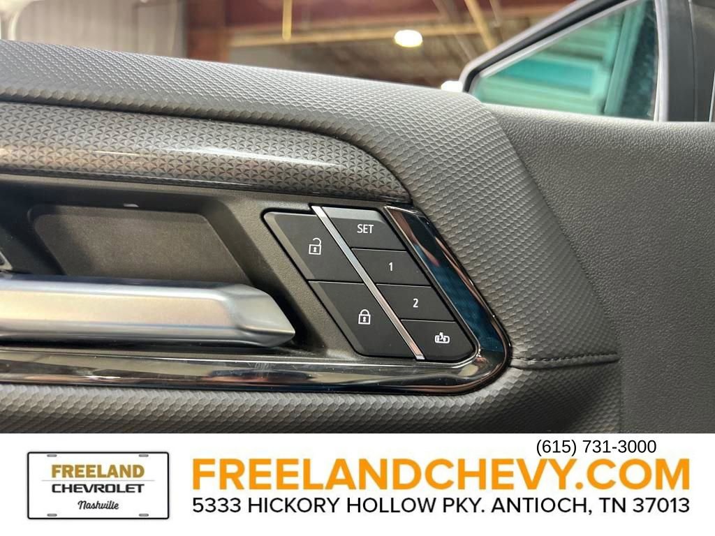 Used 2023 Chevrolet Silverado 1500 ZR2 image 16