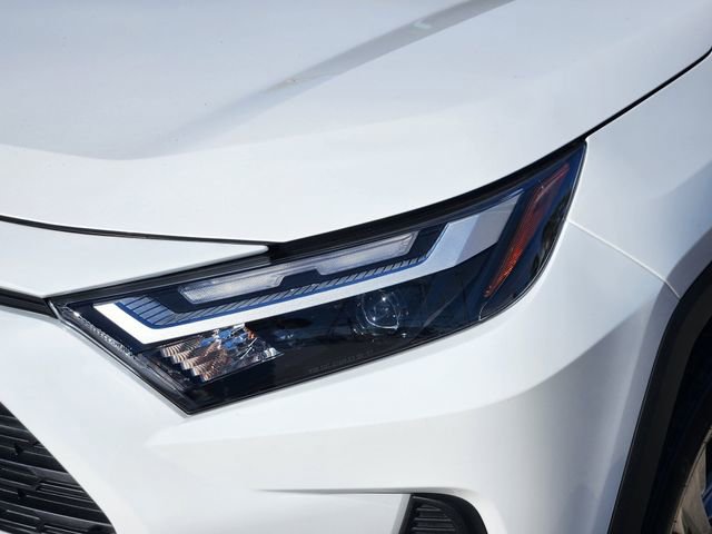 Used 2024 Toyota RAV4 LE image 9