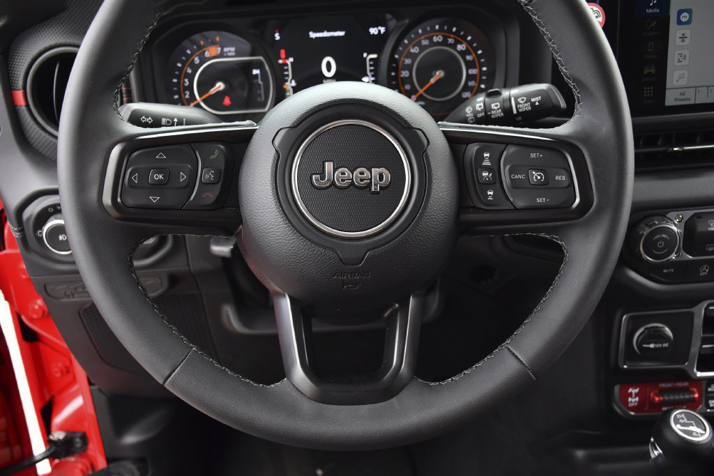 Certified 2026 Jeep Wrangler Unlimited Rubicon AWD/4WD image 7