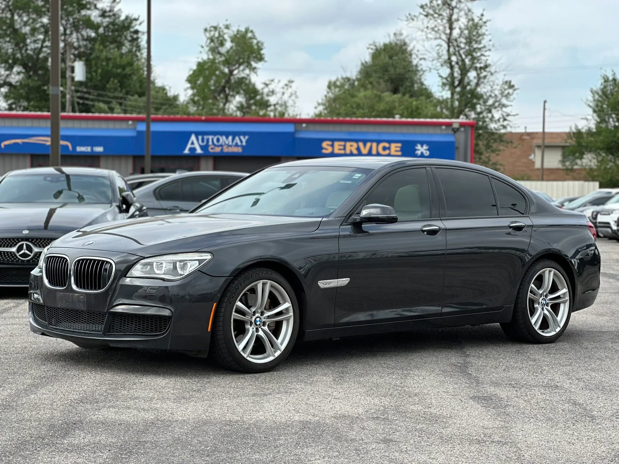 Used 2013 BMW 740i RWD image 1