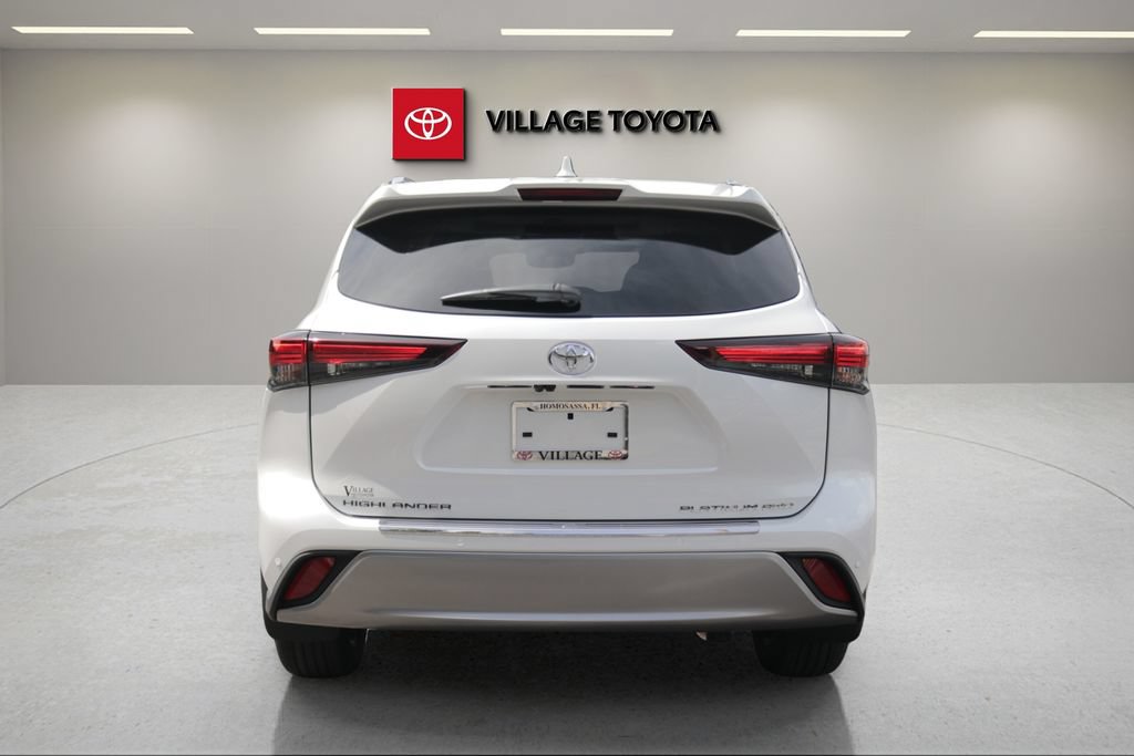 New 2026 Toyota Highlander Platinum AWD/4WD image 4