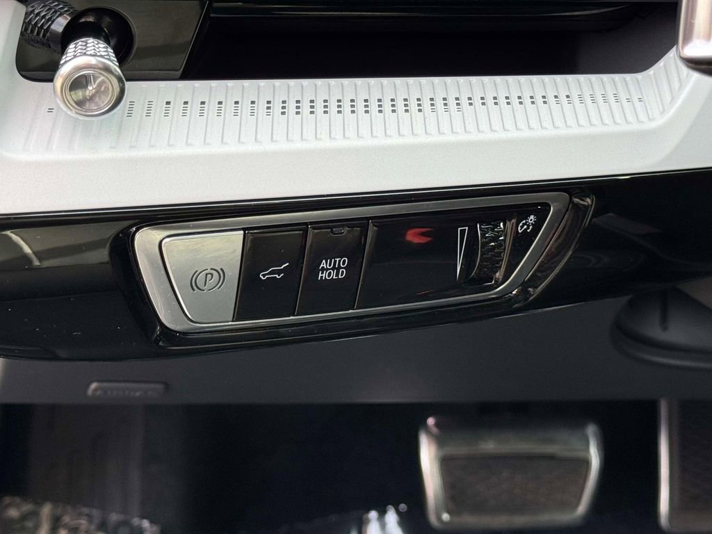 Used 2025 Cadillac Optiq Luxury 2 w/ LPO, Floor Liner Package AWD/4WD image 25