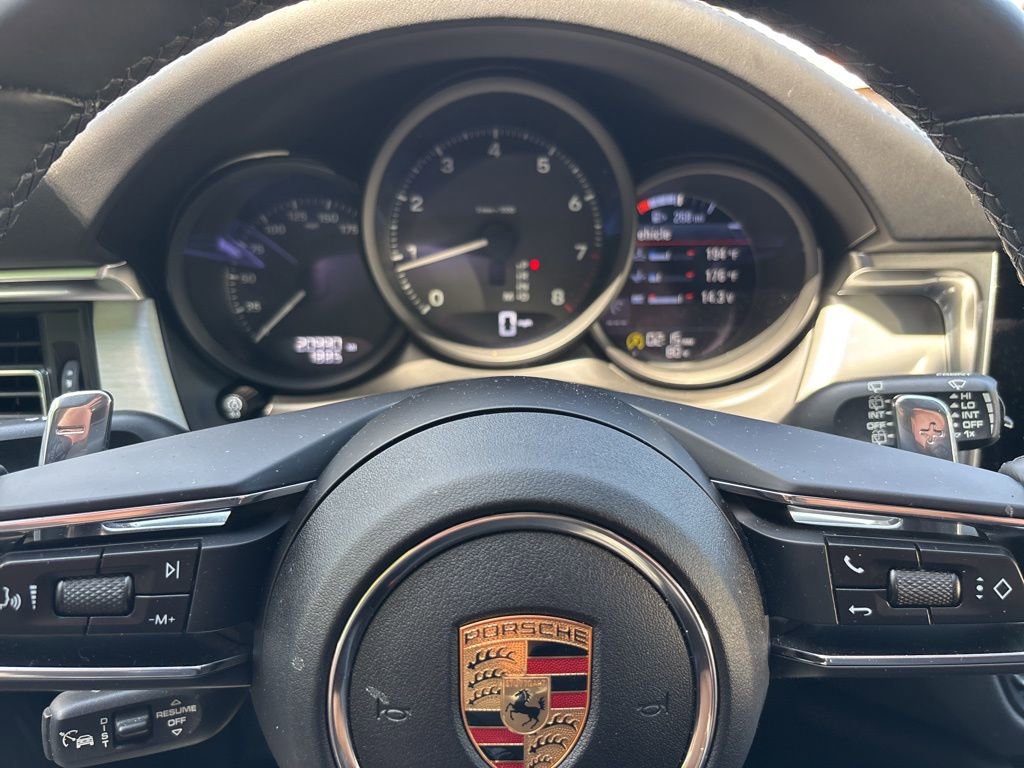 Used 2023 Porsche Macan Turbo image 10