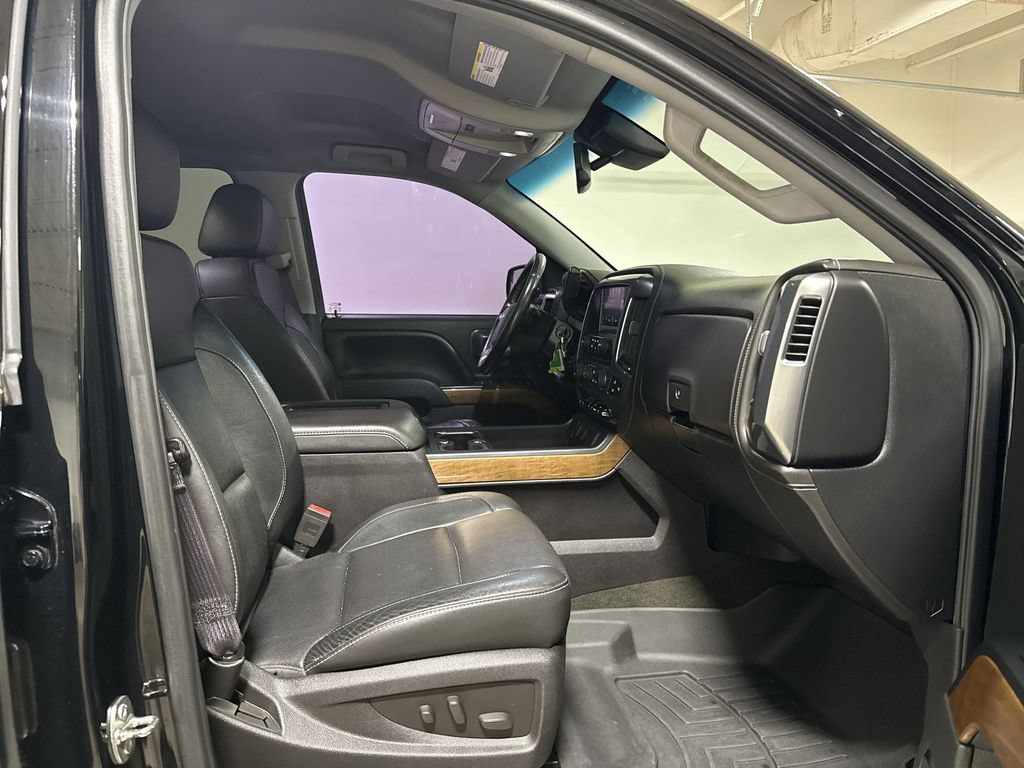 Used 2016 Chevrolet Silverado 1500 LTZ w/ LTZ Plus Package AWD/4WD image 22