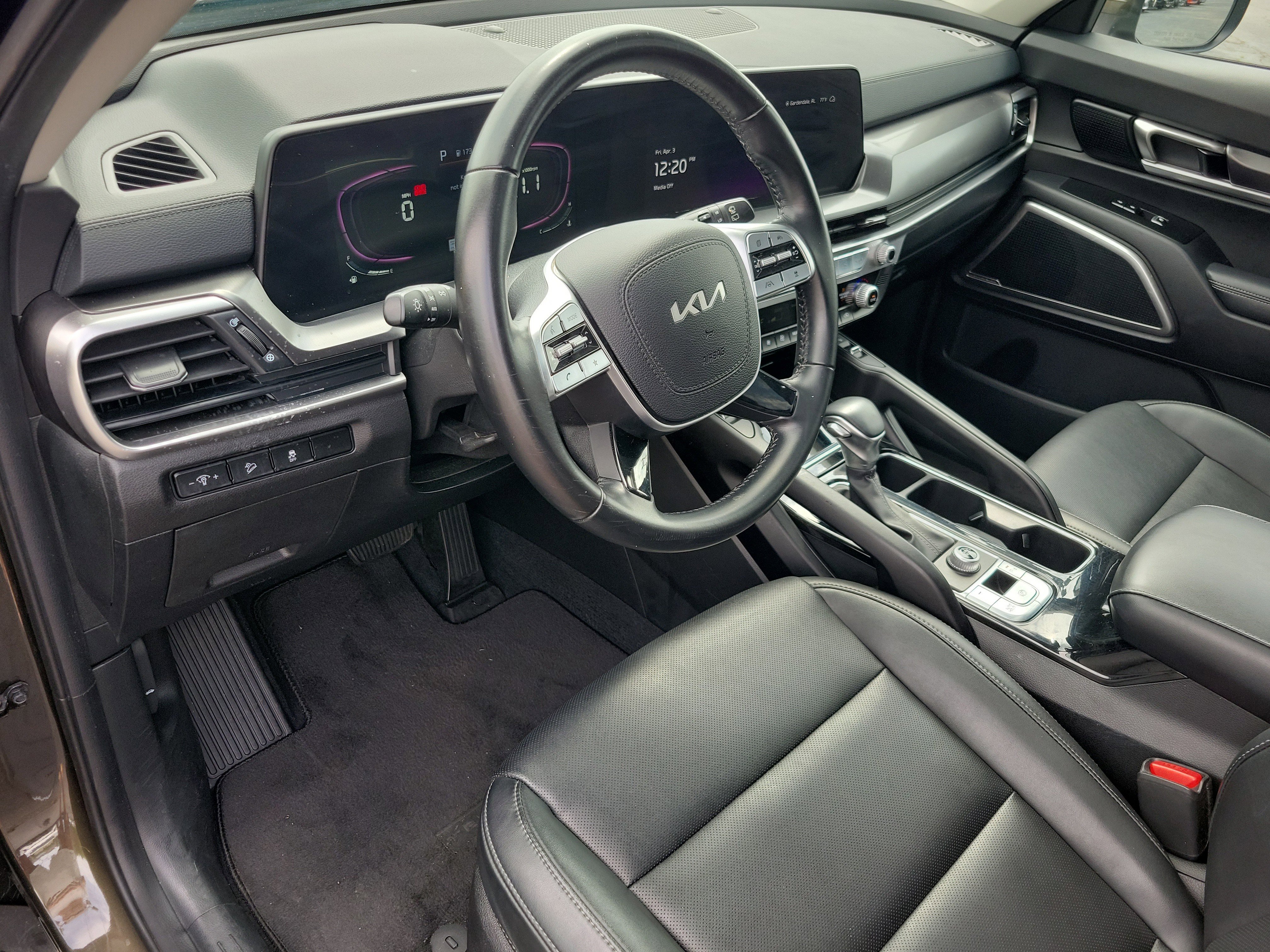 Used 2024 Kia Telluride S w/ S Sunroof Package image 3