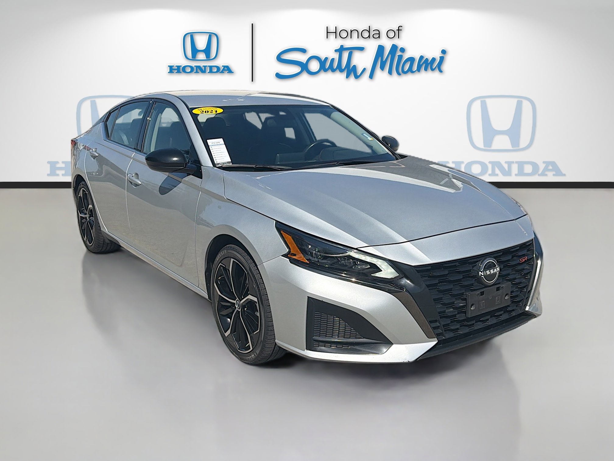 Used 2024 Nissan Altima 2.5 SR FWD image 1