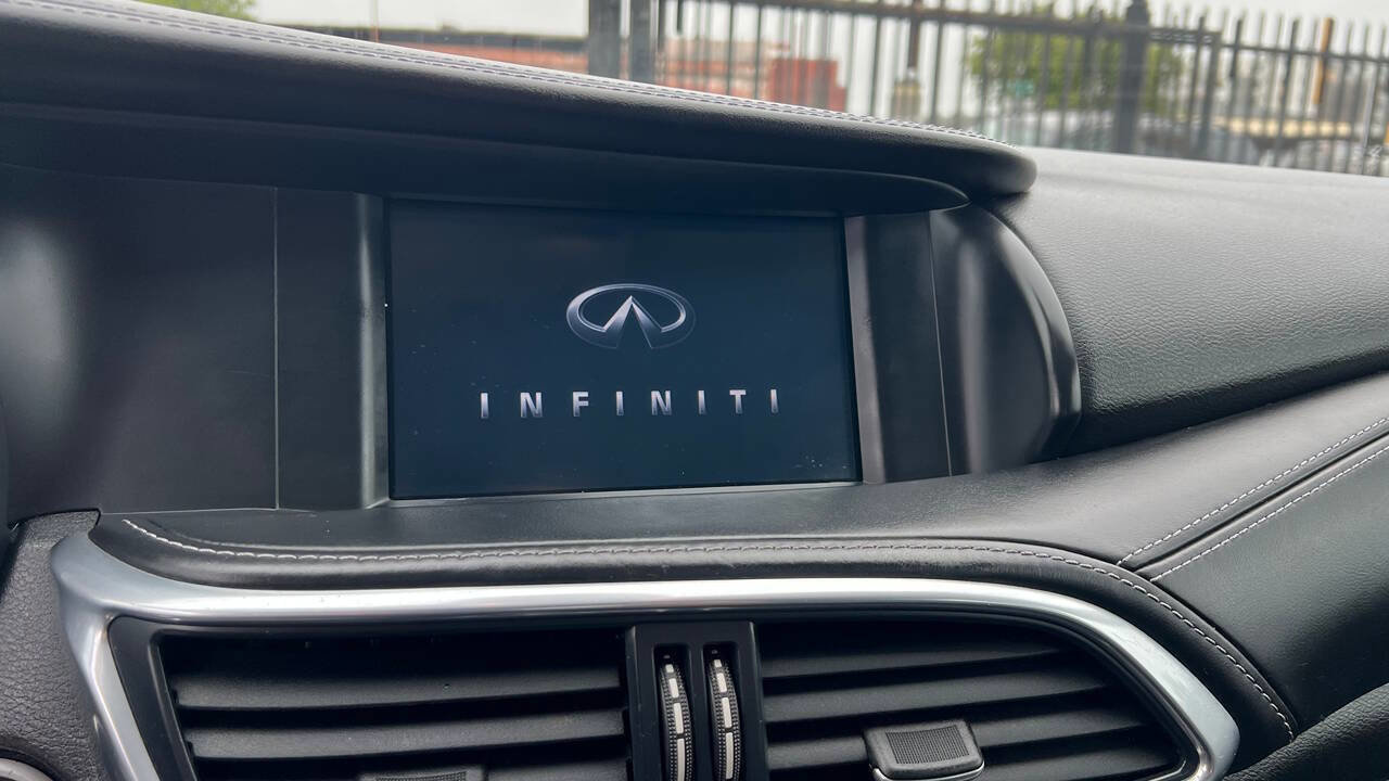 Used 2017 INFINITI QX30 w/ Cargo Package FWD image 16