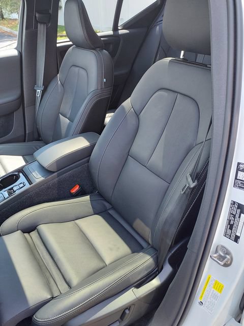 Certified 2026 Volvo XC40 B5 Plus AWD/4WD image 16
