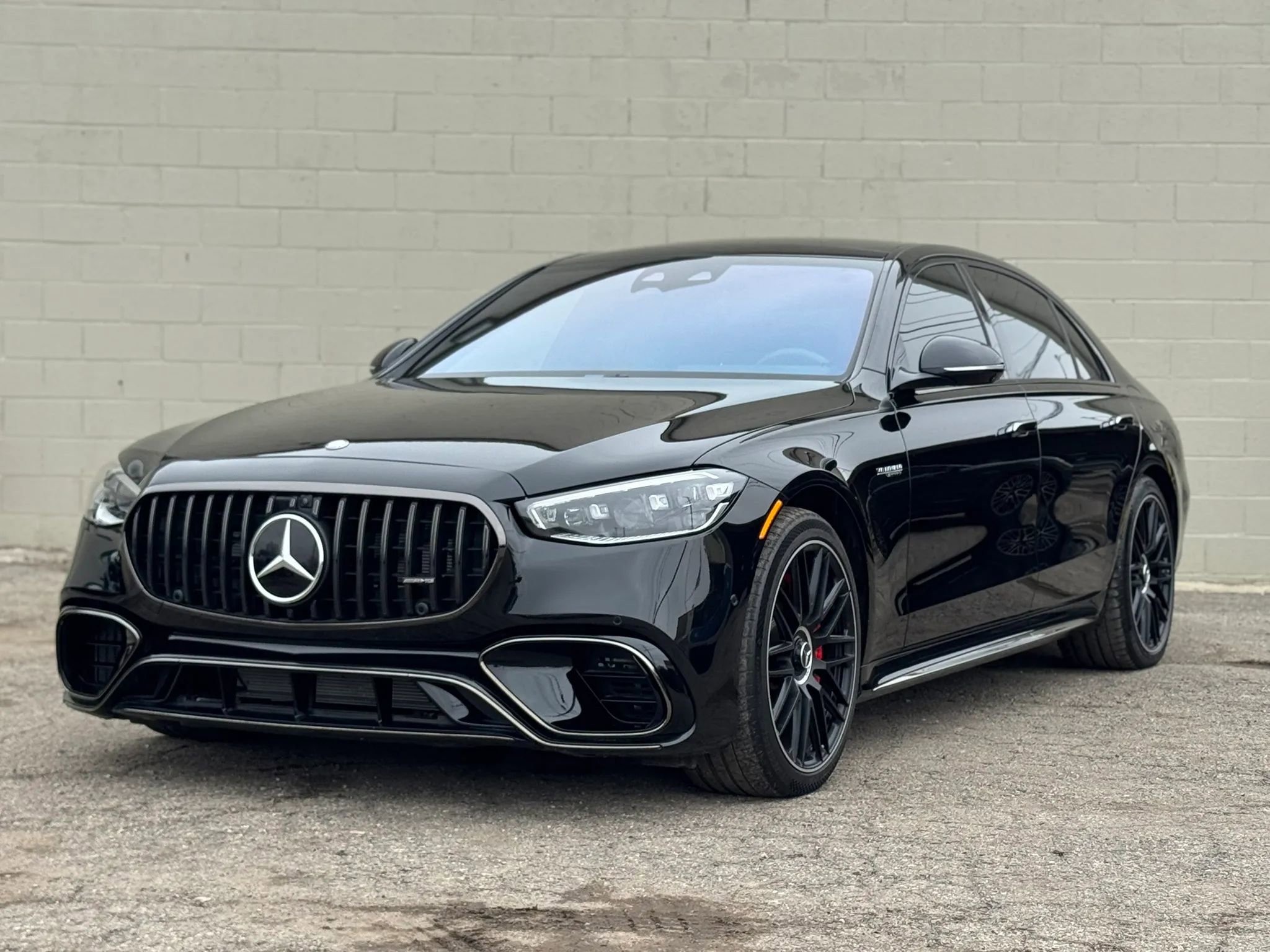 Used 2024 Mercedes-Benz S 63 AMG S image 2