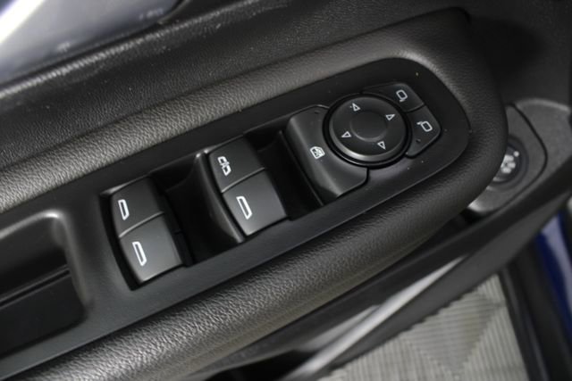 Used 2023 GMC Terrain SLE w/ Driver Convenience Package image 15