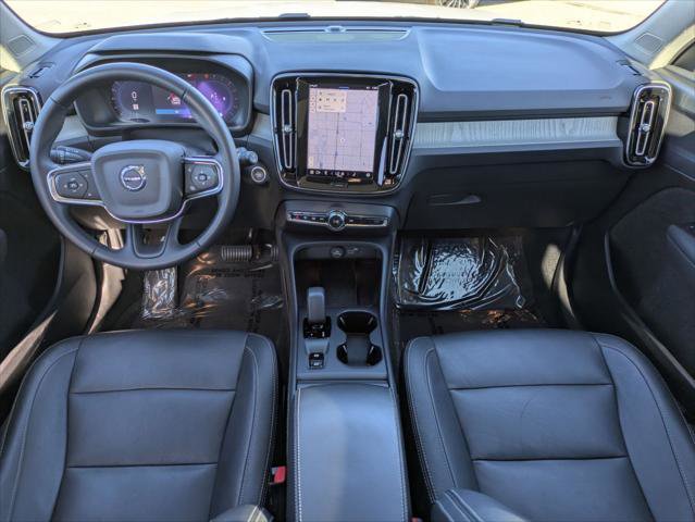 Used 2024 Volvo XC40 B5 Core w/ Climate Package image 21