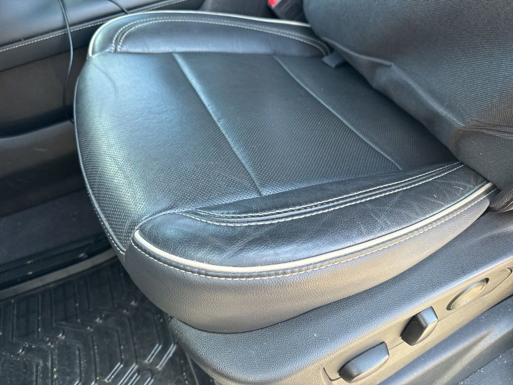 Used 2021 Chevrolet Tahoe Premier w/ Premium Package AWD/4WD image 4
