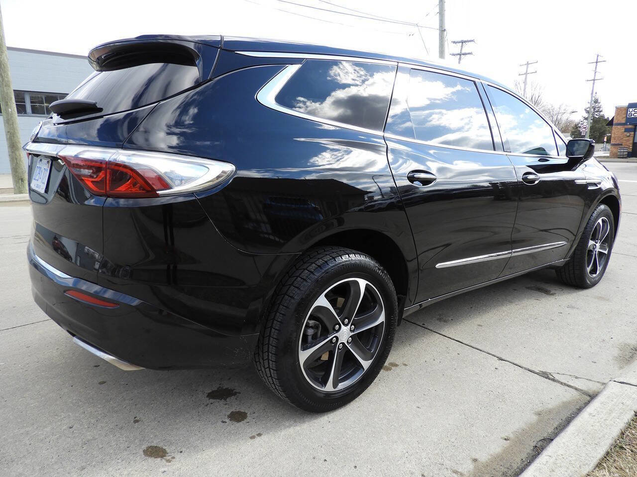 Used 2022 Buick Enclave Essence w/ Experience Buick Package FWD image 10