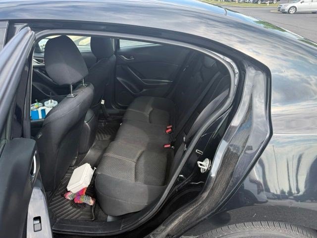 Used 2017 MAZDA MAZDA3 Sport w/ Preferred Equipment Package FWD image 6