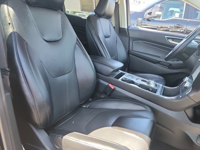 Used 2022 Ford Edge Titanium w/ Equipment Group 301A AWD/4WD image 24