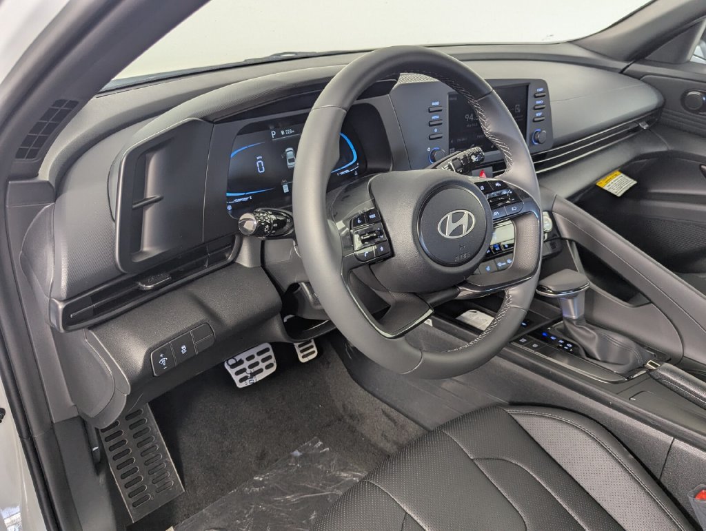 New 2026 Hyundai Elantra SEL Sport FWD image 10