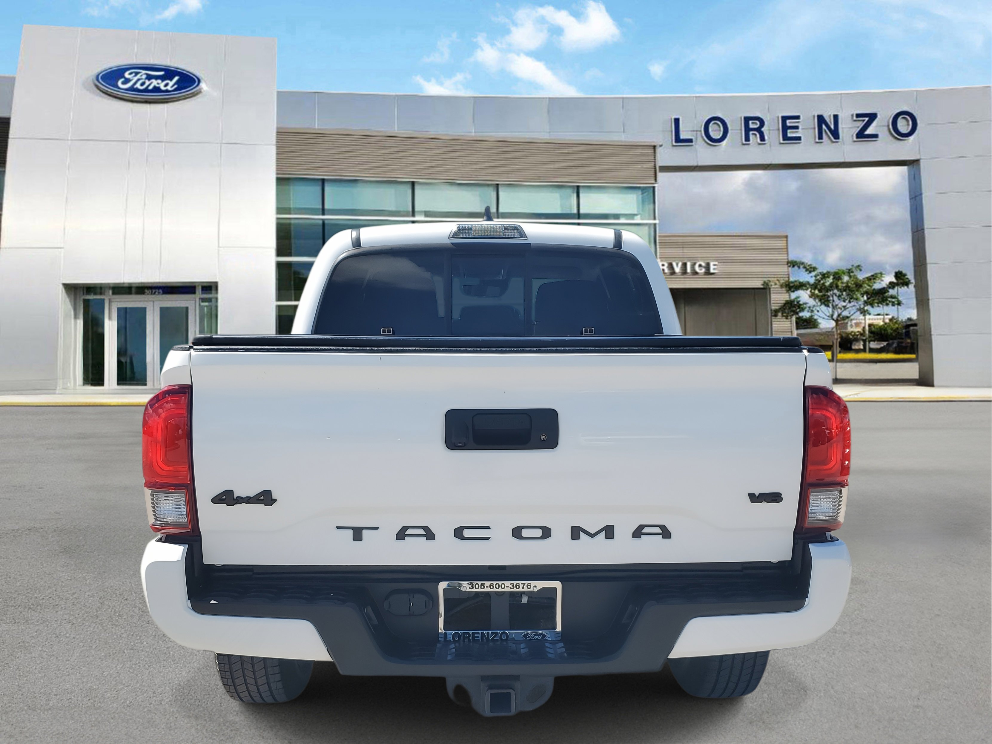 Used 2020 Toyota Tacoma SR image 6