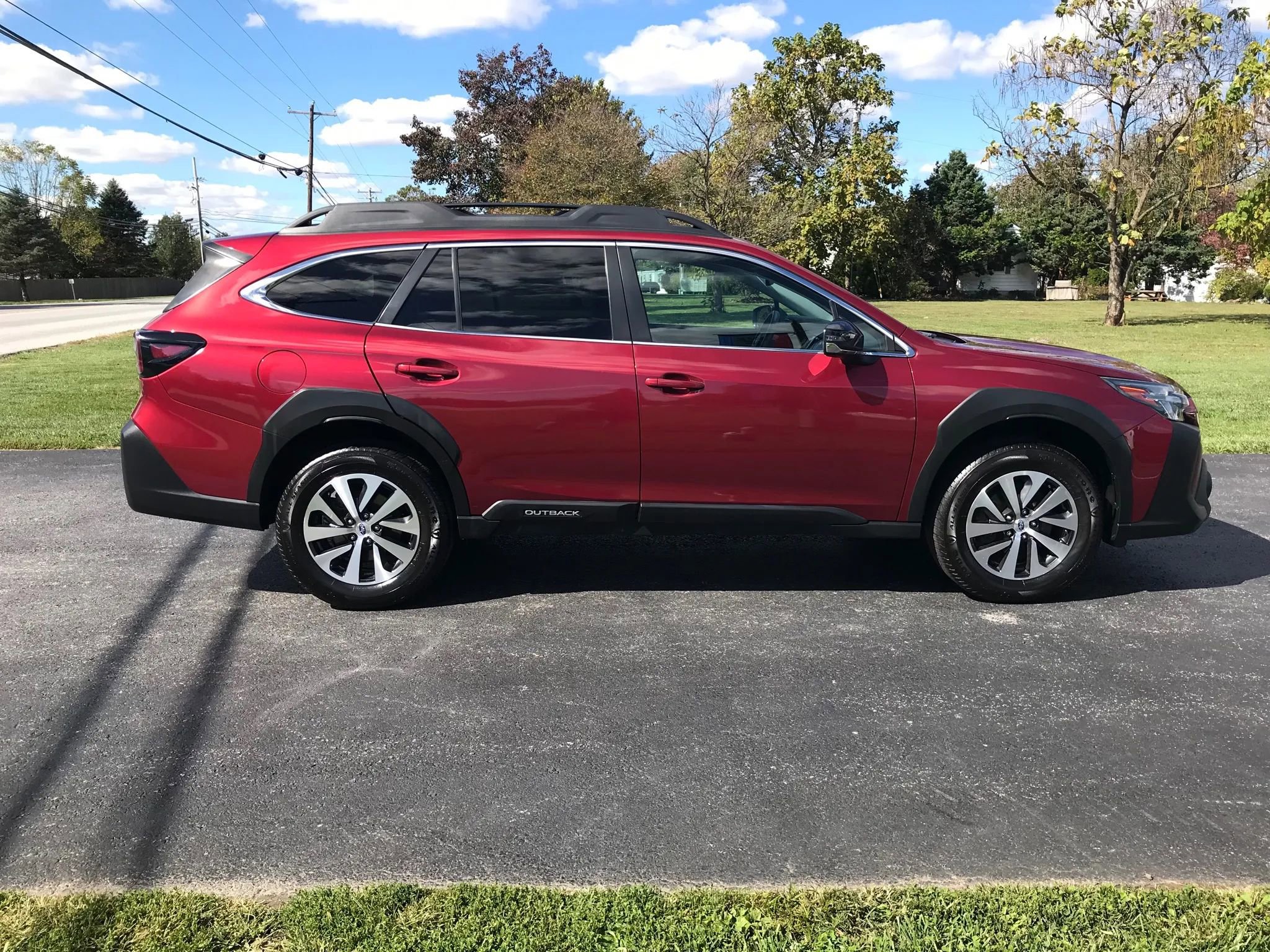Used 2023 Subaru Outback Premium image 4