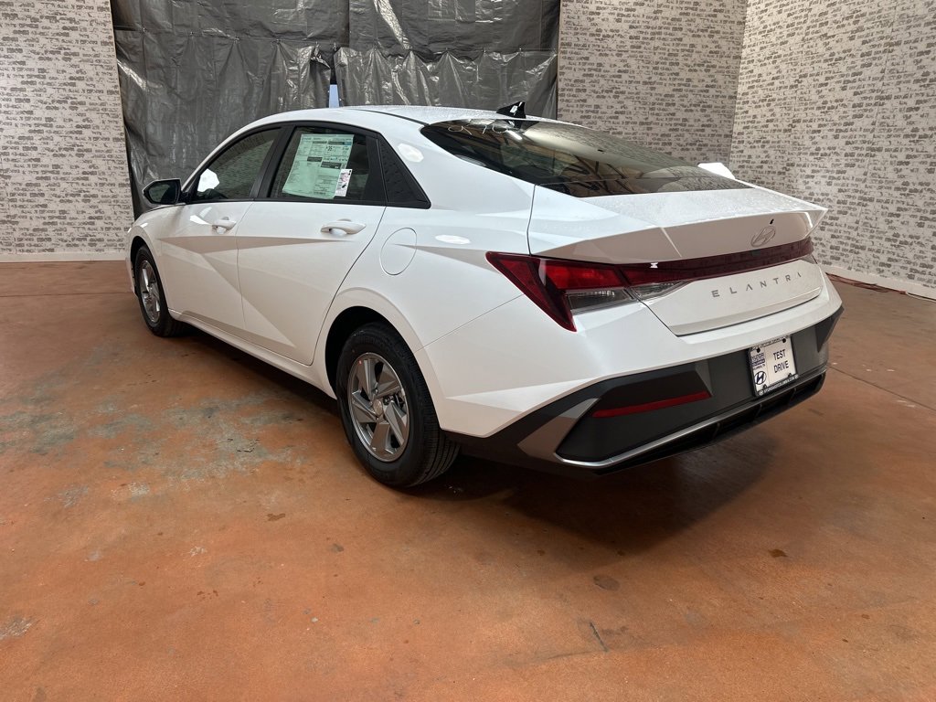 New 2026 Hyundai Elantra SE image 5