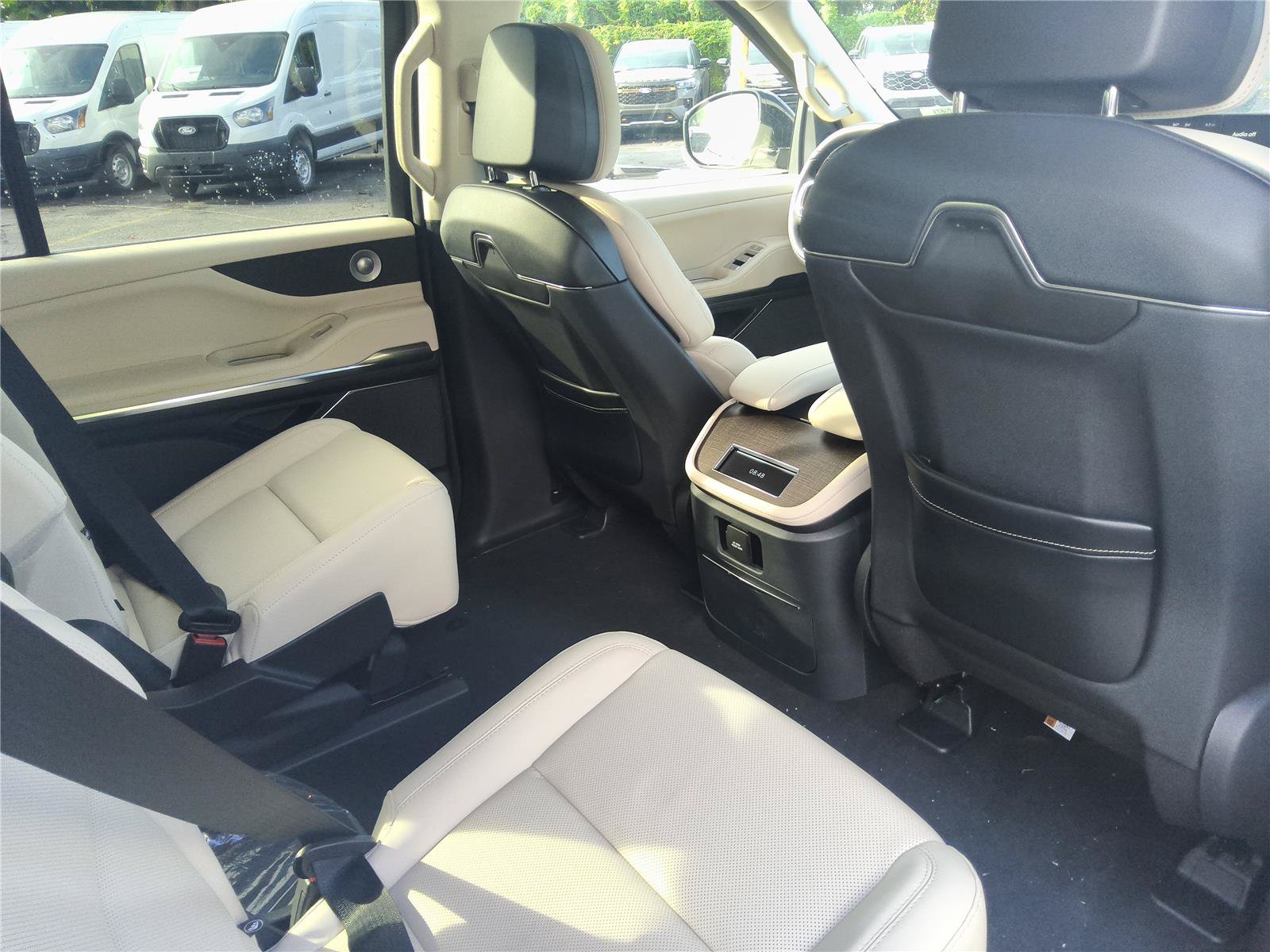 New 2027 Lincoln Navigator Reserve AWD/4WD image 30