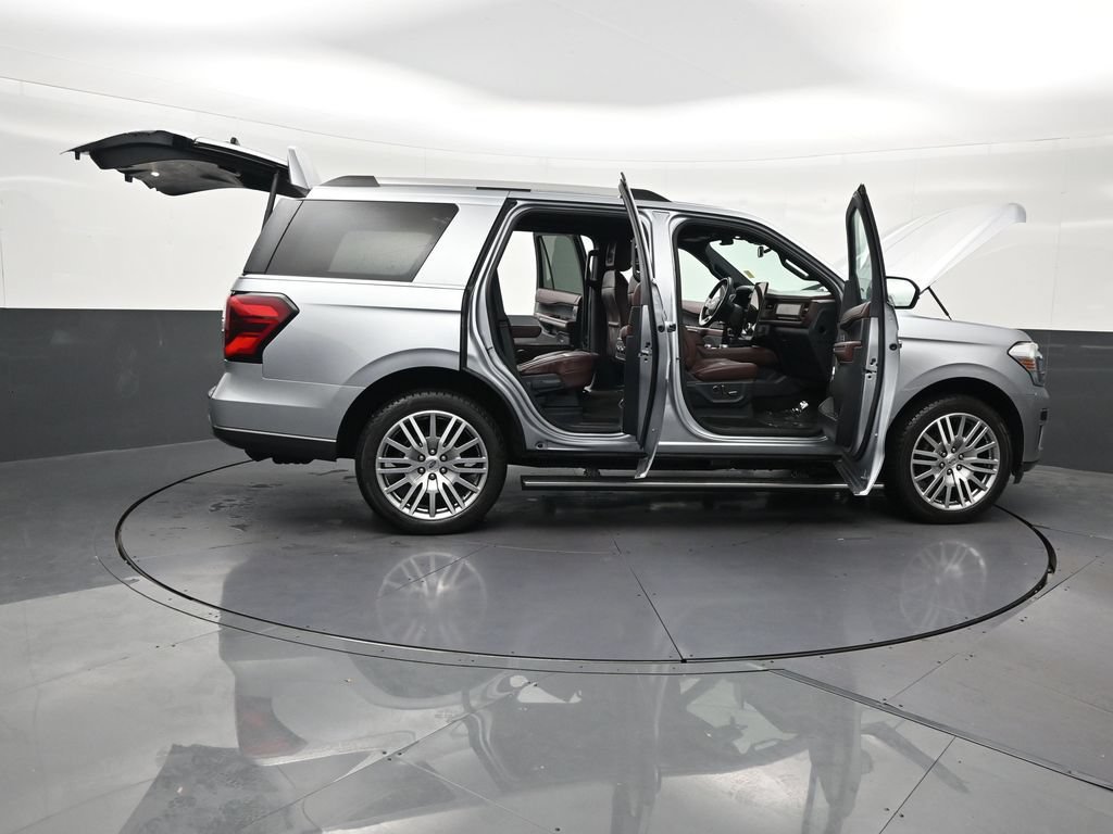 Used 2023 Ford Expedition Limited AWD/4WD image 32