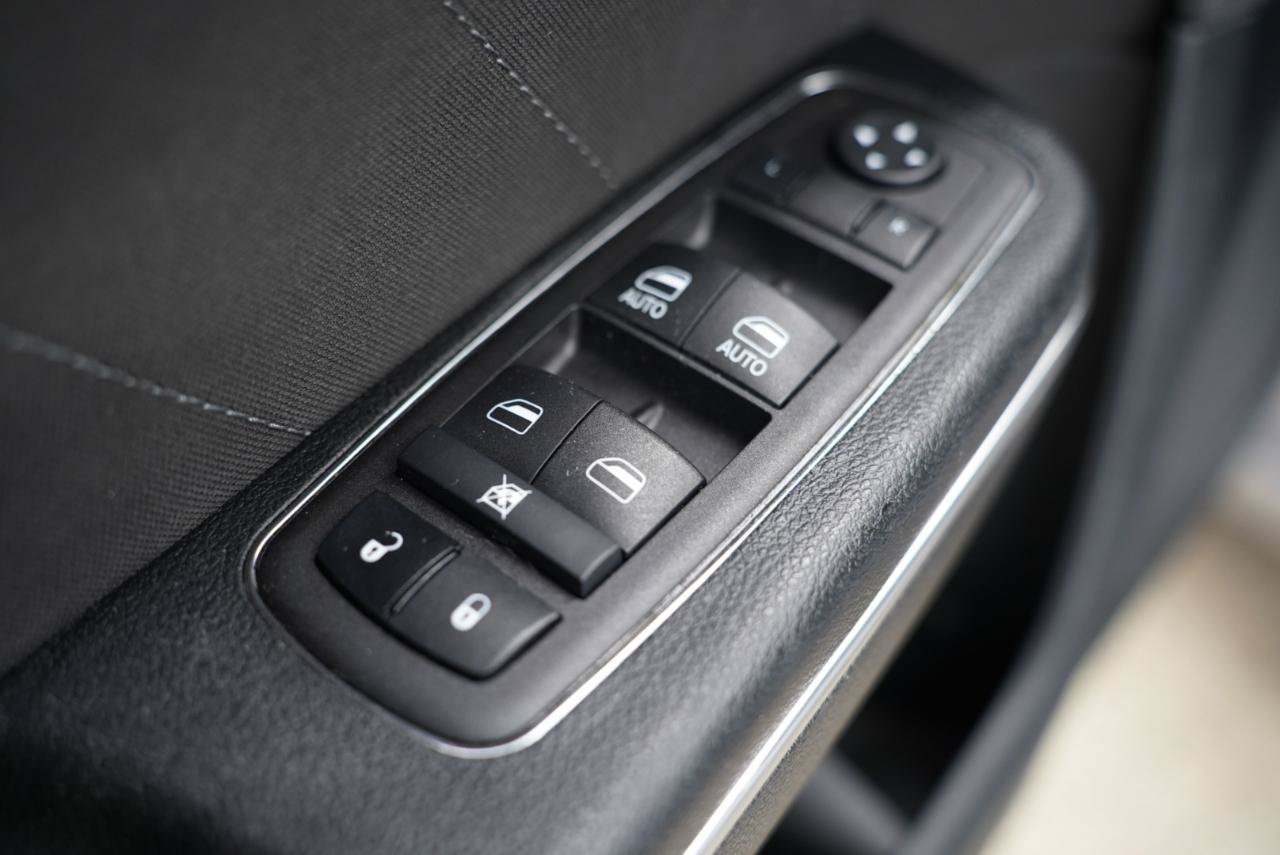Used 2018 Dodge Charger R/T RWD image 21