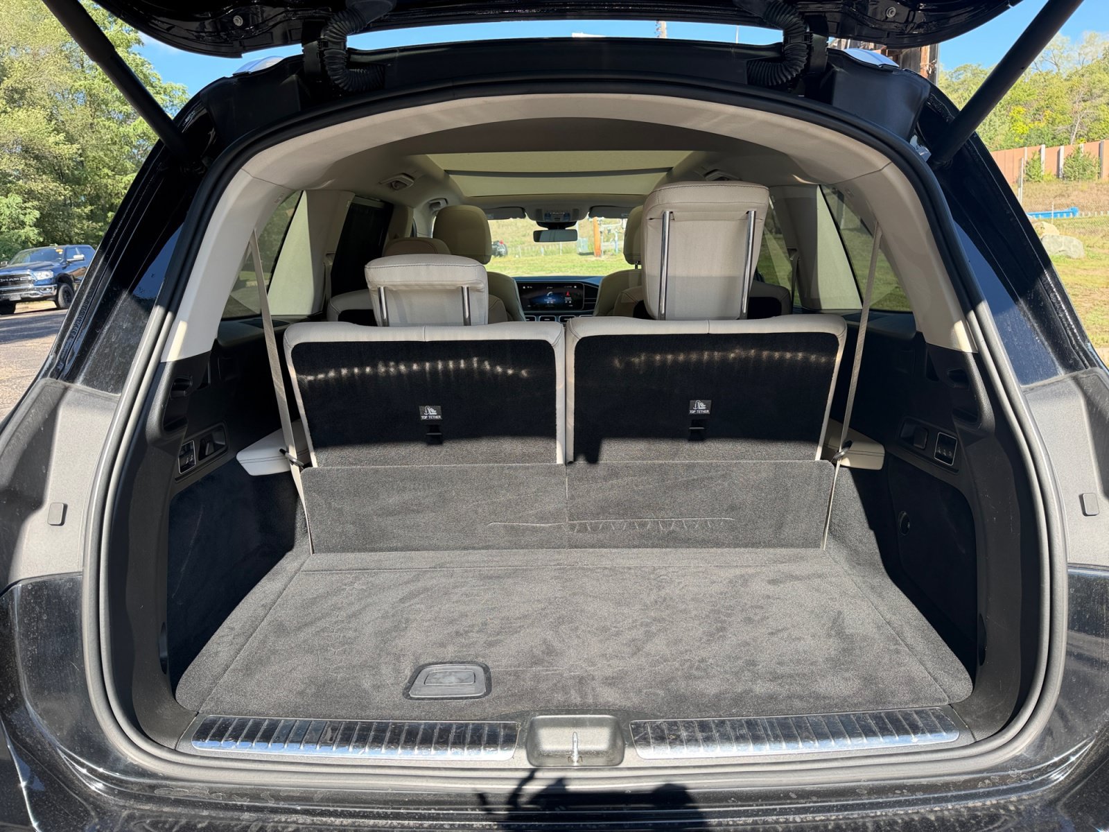 Used 2021 Mercedes-Benz GLS 450 4MATIC image 34