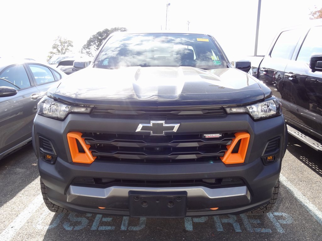 Used 2023 Chevrolet Colorado Trail Boss w/ Technology Package image 2