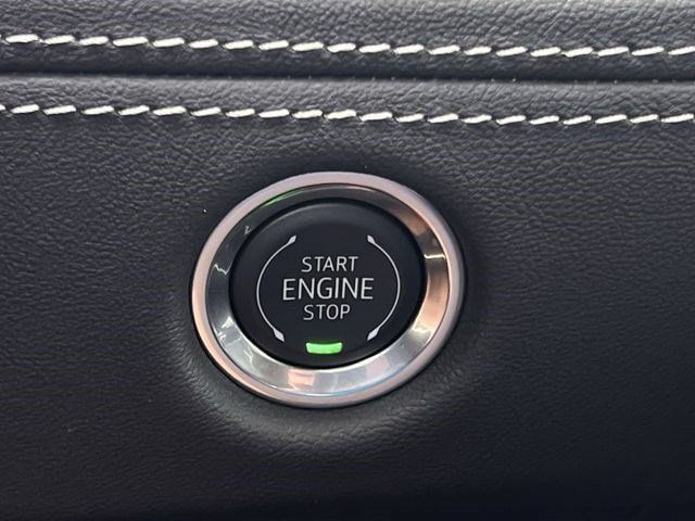 New 2025 Cadillac Escalade ESV Premium Luxury AWD/4WD image 19