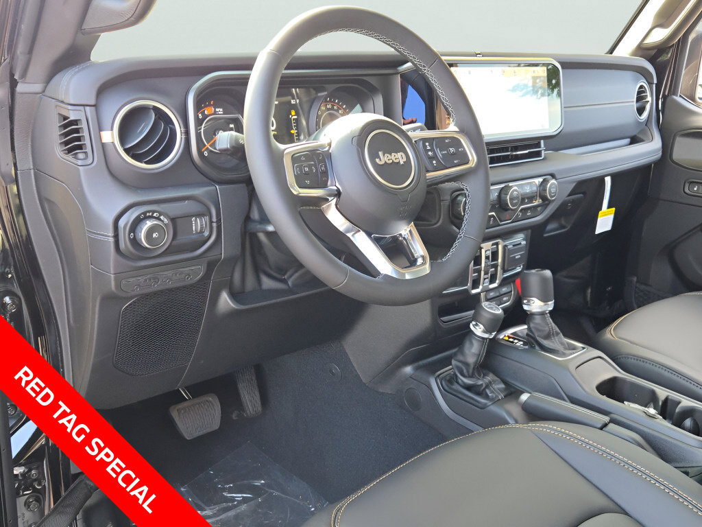 New 2026 Jeep Wrangler Unlimited Sahara AWD/4WD image 24