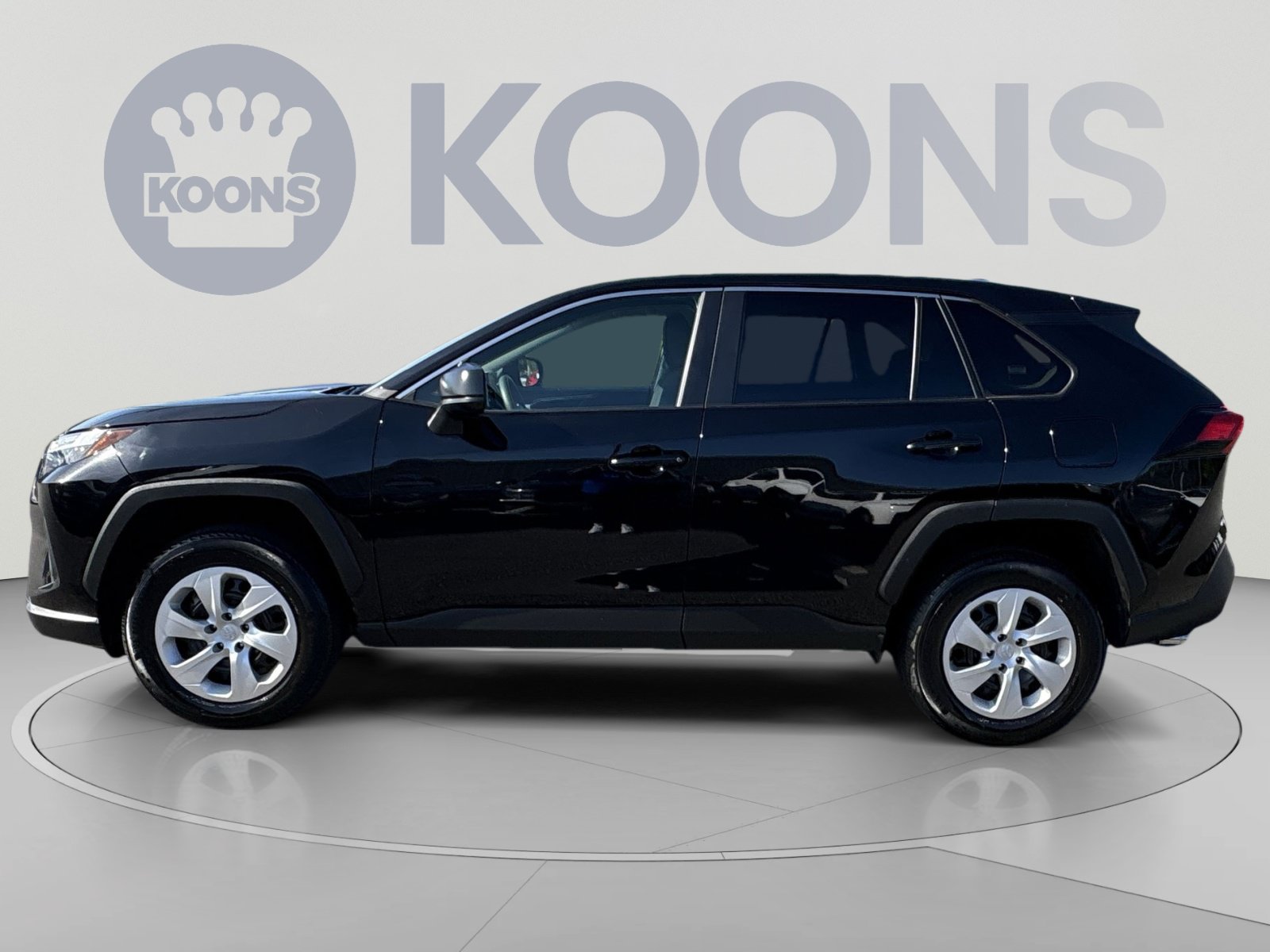Used 2025 Toyota RAV4 LE AWD/4WD image 2