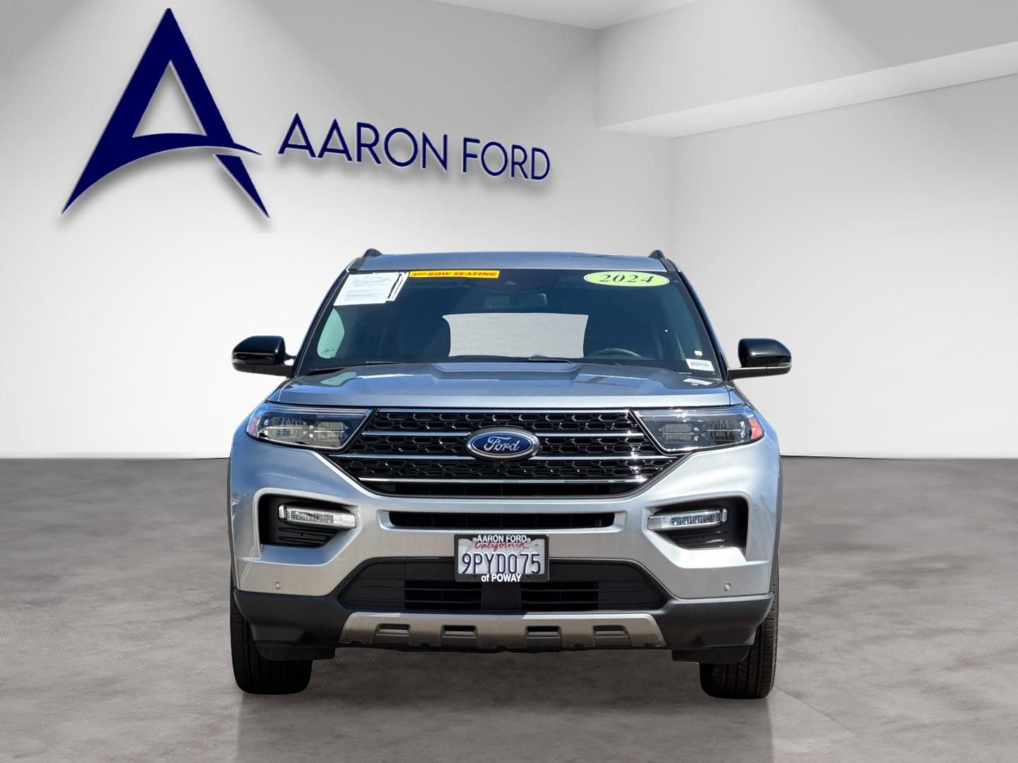 Used 2024 Ford Explorer XLT w/ Equipment Group 202A image 9