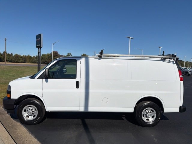 Used 2022 Chevrolet Express 2500 w/ Driver Convenience Package image 2
