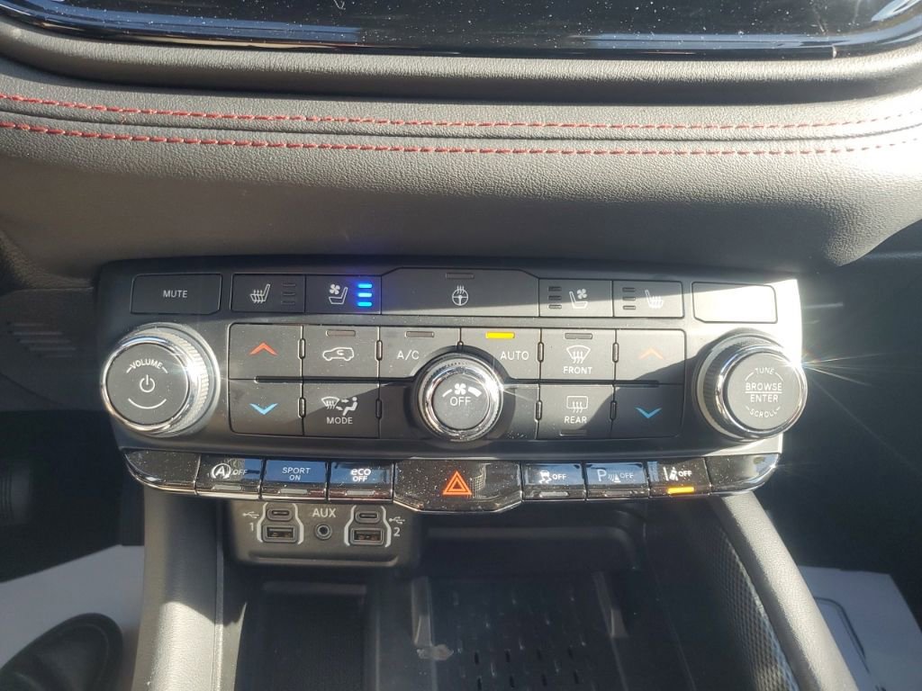 Used 2025 Dodge Durango GT AWD/4WD image 29