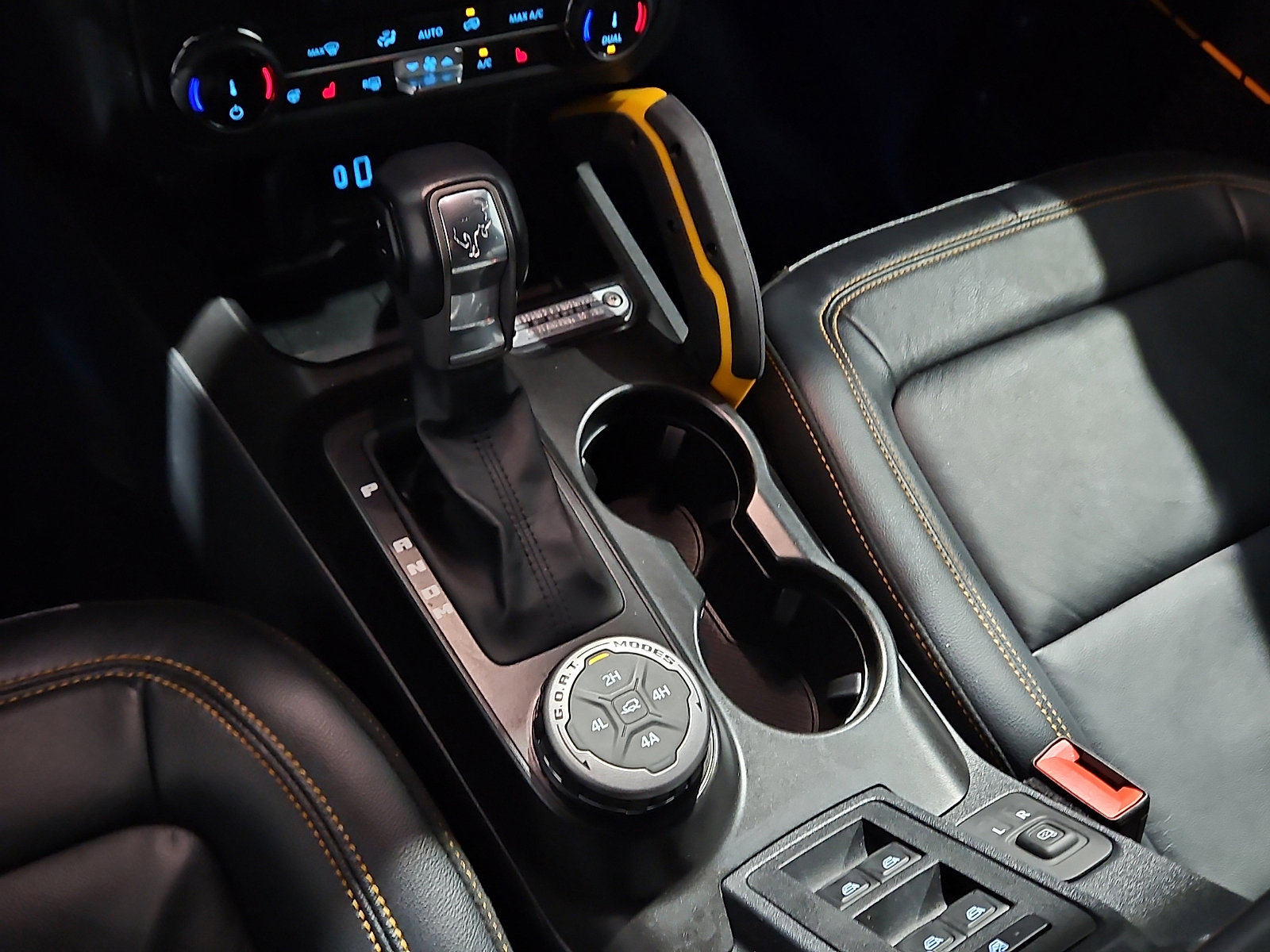 Used 2022 Ford Bronco Badlands image 11