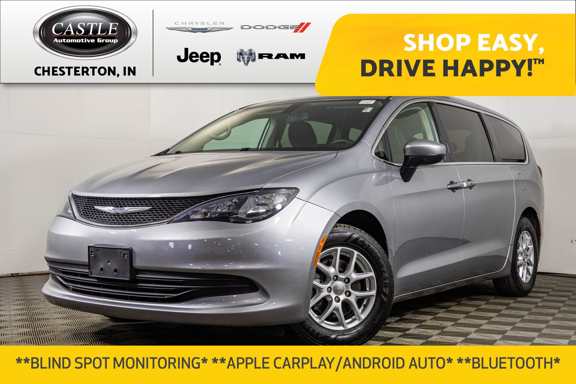Used 2020 Chrysler Voyager LX FWD image 1