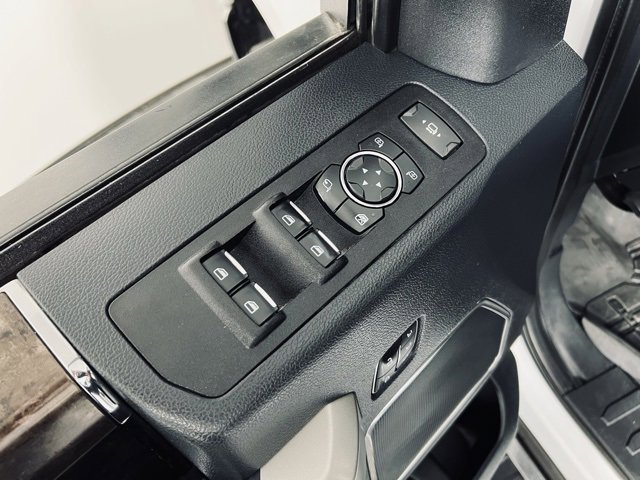 Used 2022 Ford F350 Lariat w/ Chrome Package image 19