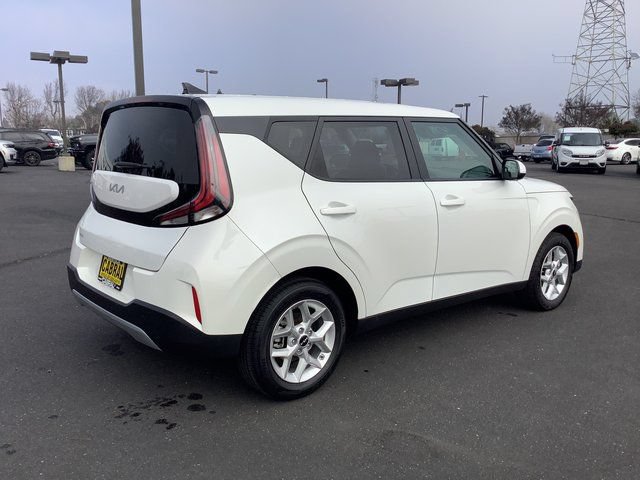 Used 2024 Kia Soul LX w/ Option Group 015 FWD image 30