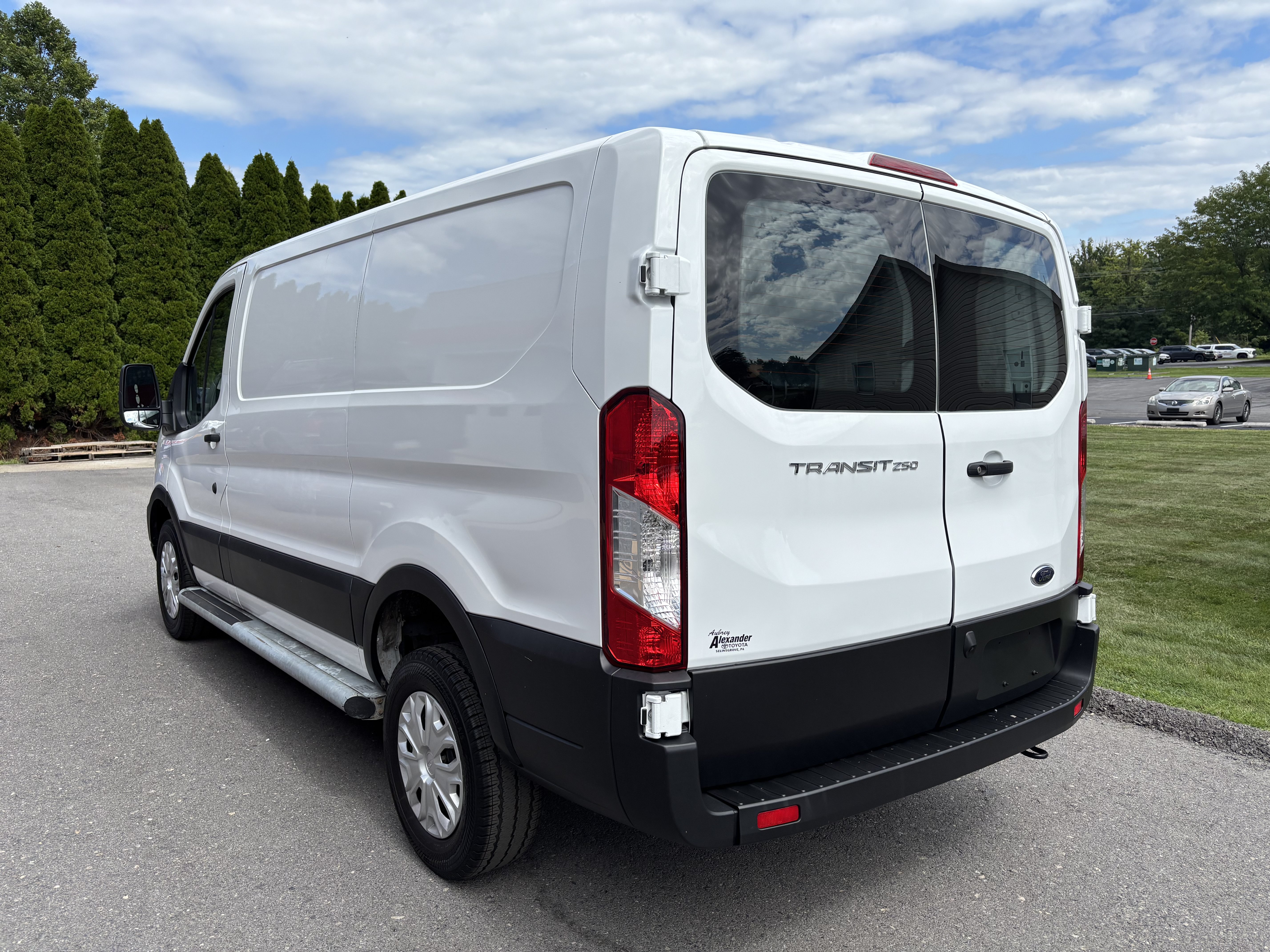 Used 2025 Ford Transit 250 Low Roof w/ Exterior Upgrade Package RWD image 6