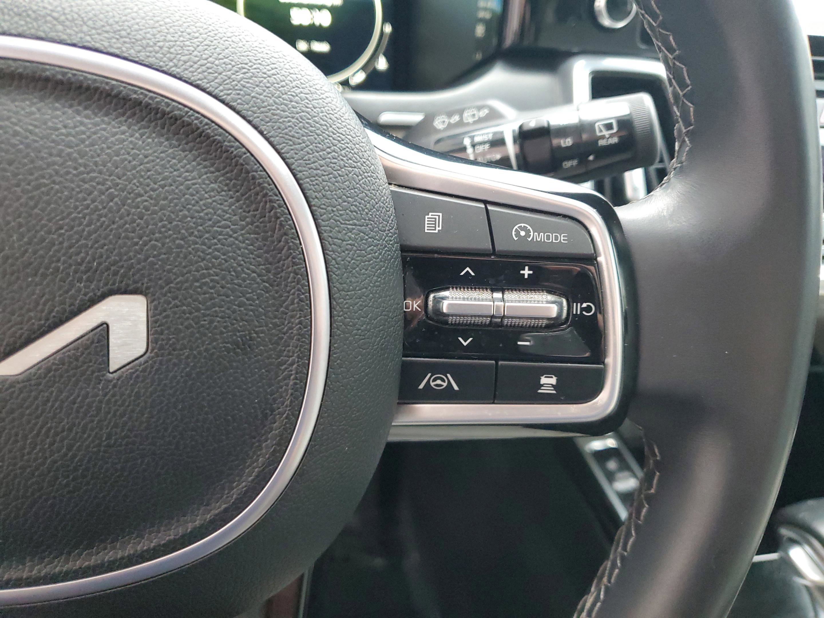 Certified 2023 Kia Sorento SX image 27