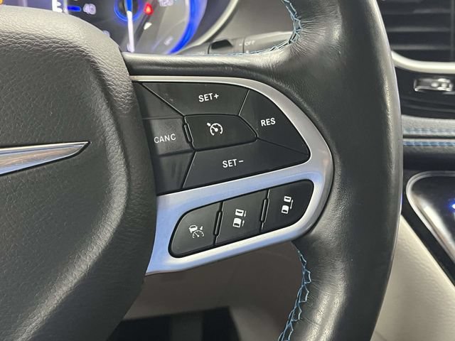 Used 2021 Chrysler Pacifica Touring w/ Cold Weather Group FWD image 32
