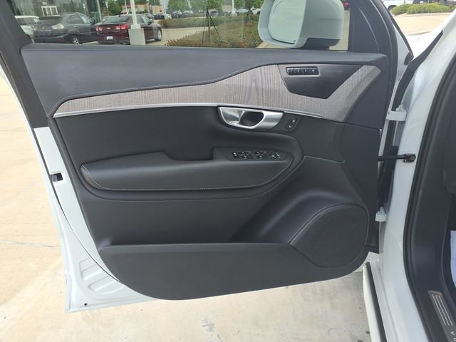 Used 2023 Volvo XC90 B6 Ultimate w/ Protection Package Premier image 14