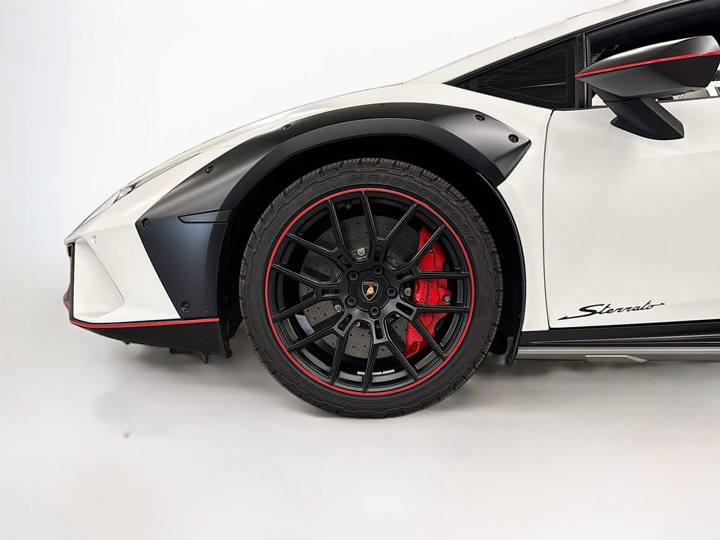 Used 2023 Lamborghini Huracan Sterrato AWD/4WD image 32